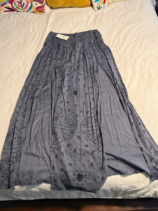 EARTHBOUND Dresses & Skirts - EARTHBOUND Gray Paisley-Print Maxi Skirt